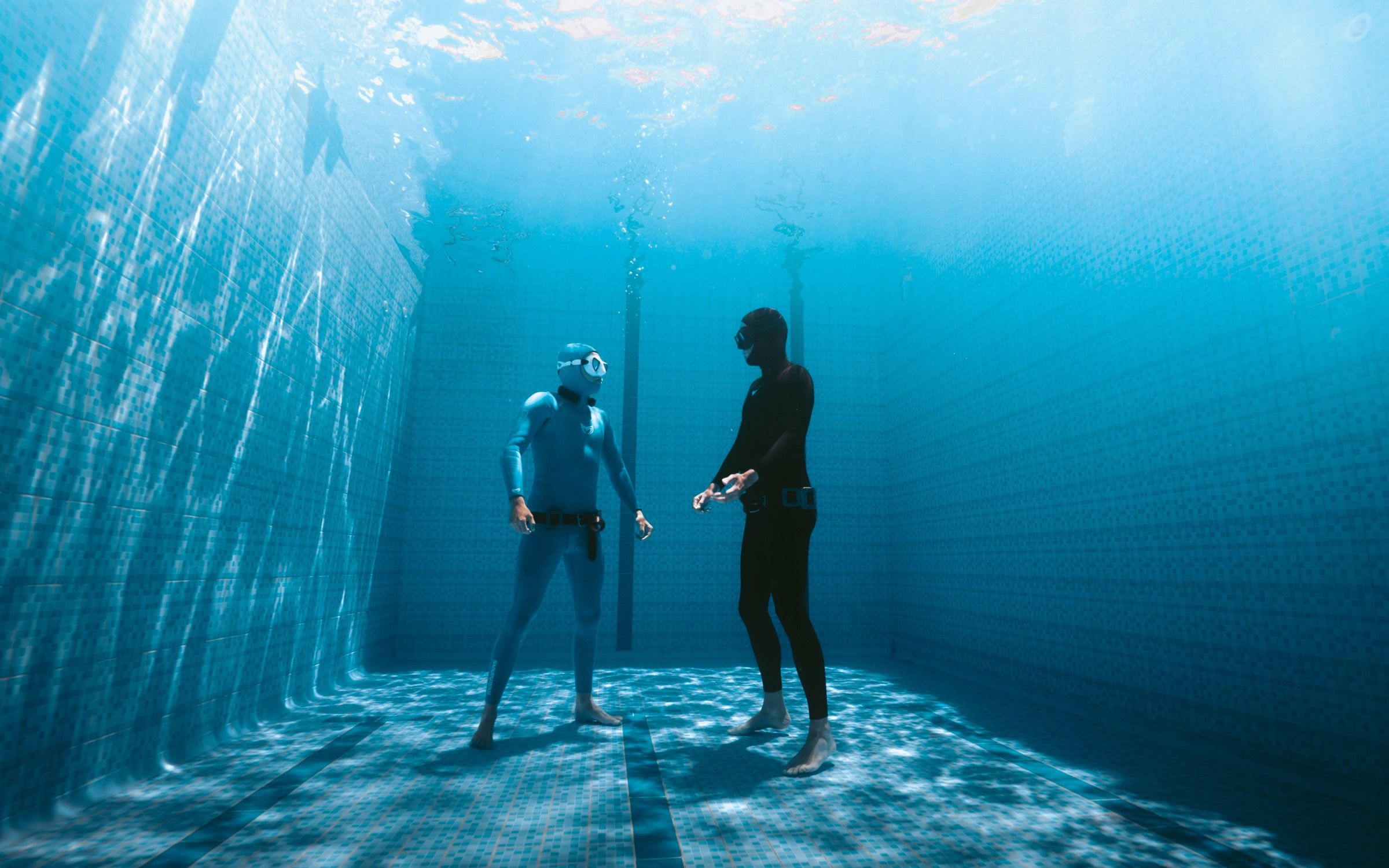 AIDA vs SSI: Which Freediving Certification Should You Choose?